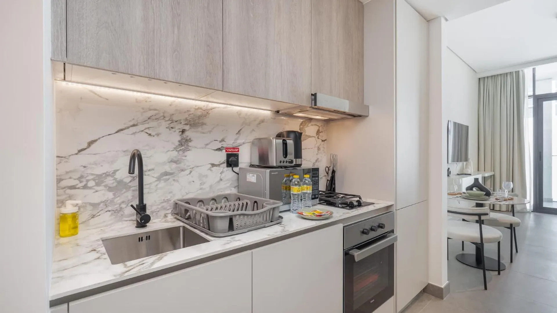 Chic Studio In Oxford Terraces With Pool & Gym Dubai Vereinigte Arabische Emirate