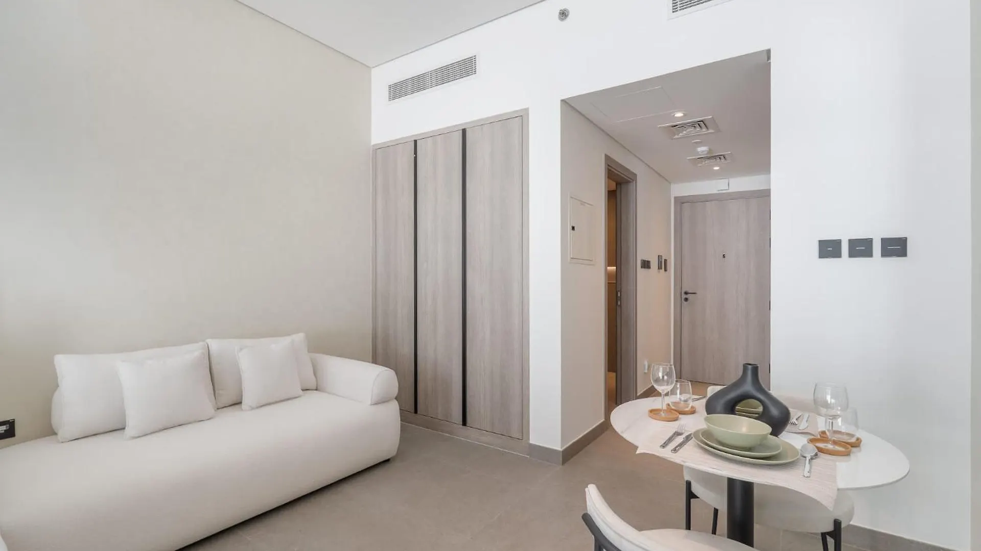 Chic Studio In Oxford Terraces With Pool & Gym Dubai