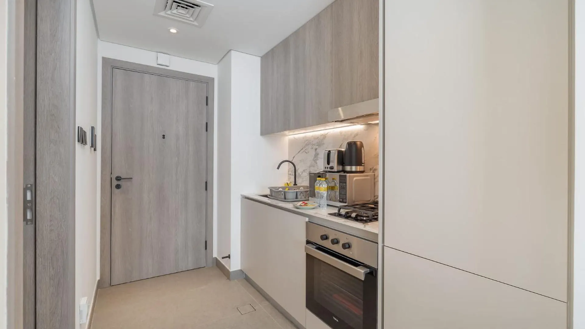Chic Studio In Oxford Terraces With Pool & Gym Dubai United Arab Emirates
