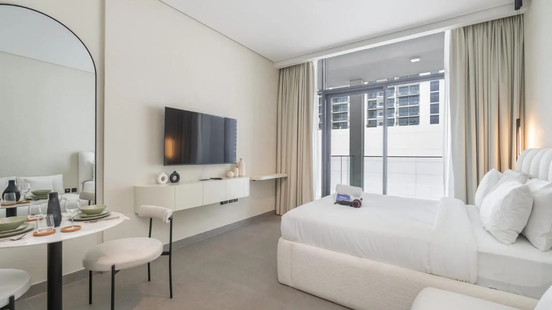 Chic Studio In Oxford Terraces With Pool & Gym Dubai